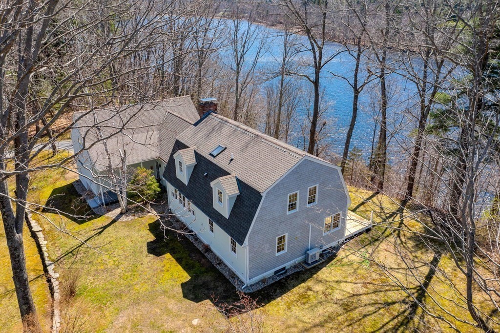 13 Skunk Road Merrimac, MA 01860 - Photo 2 of 41