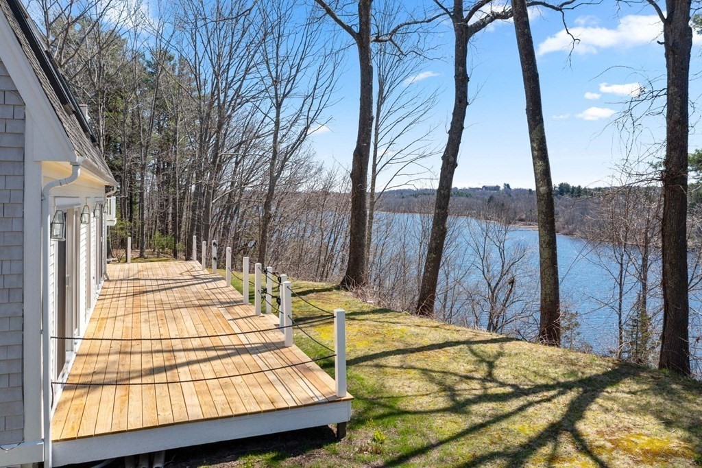 13 Skunk Road Merrimac, MA 01860 - Photo 3 of 41