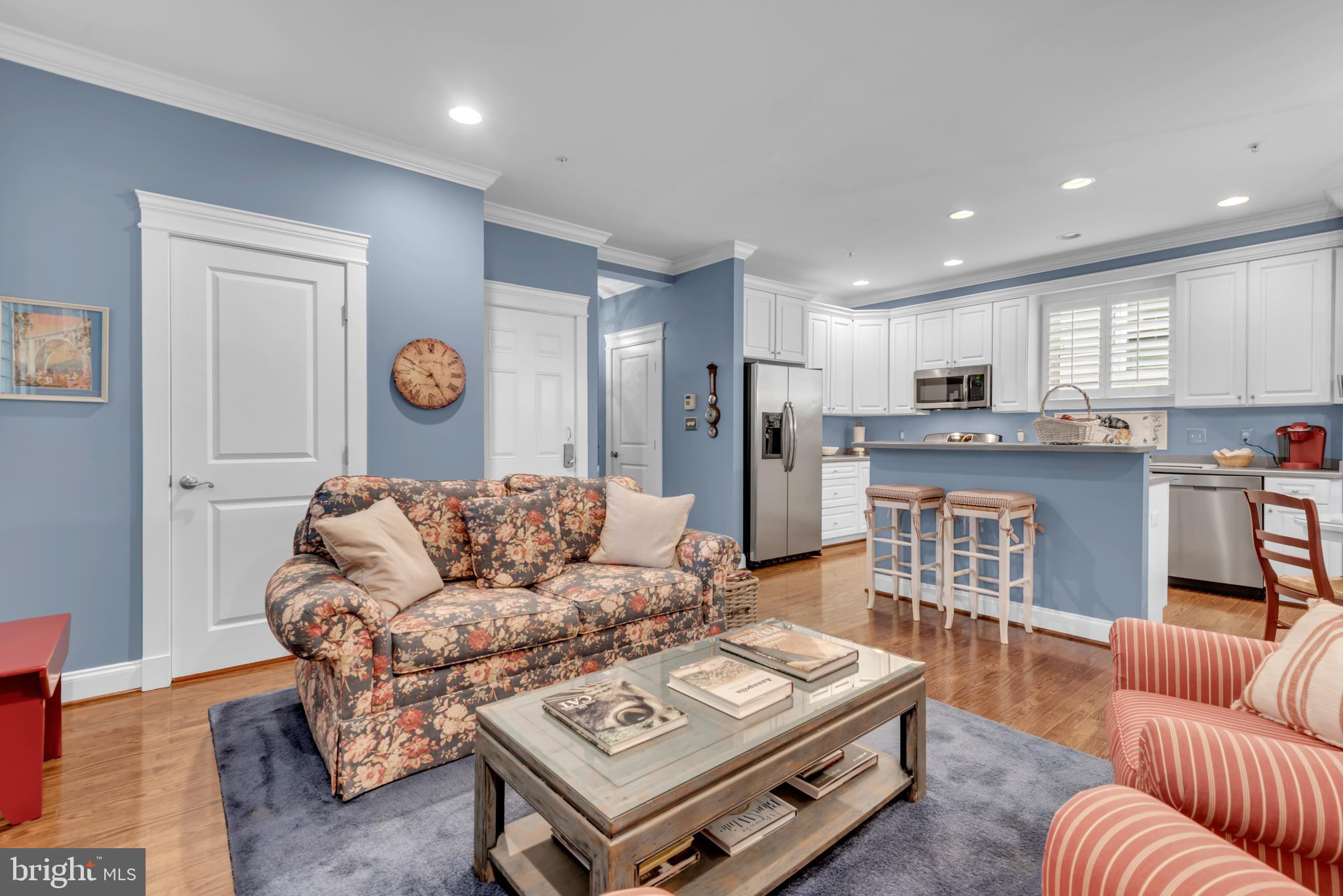 10 Sailors Way Annapolis, MD 21403 - Photo 11 of 36 a living room with furniture kitchen and a table