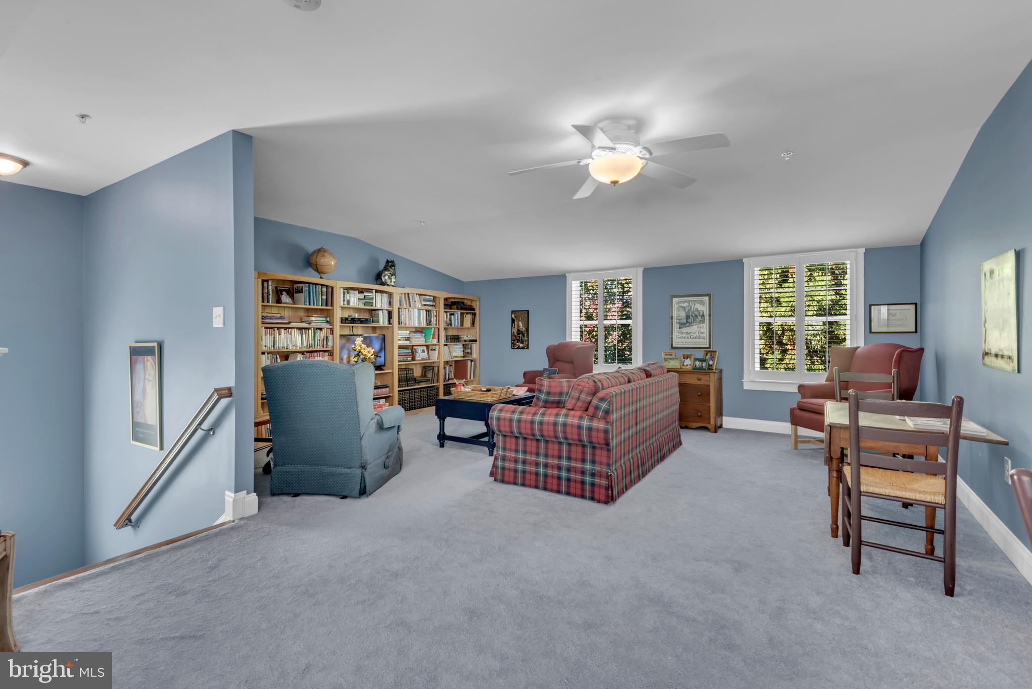 10 Sailors Way Annapolis, MD 21403 - Photo 27 of 36 a living room with furniture and a window