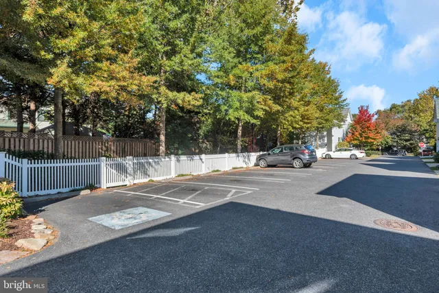 $1,050,000 | 10 Sailors Way, Annapolis, MD 21403