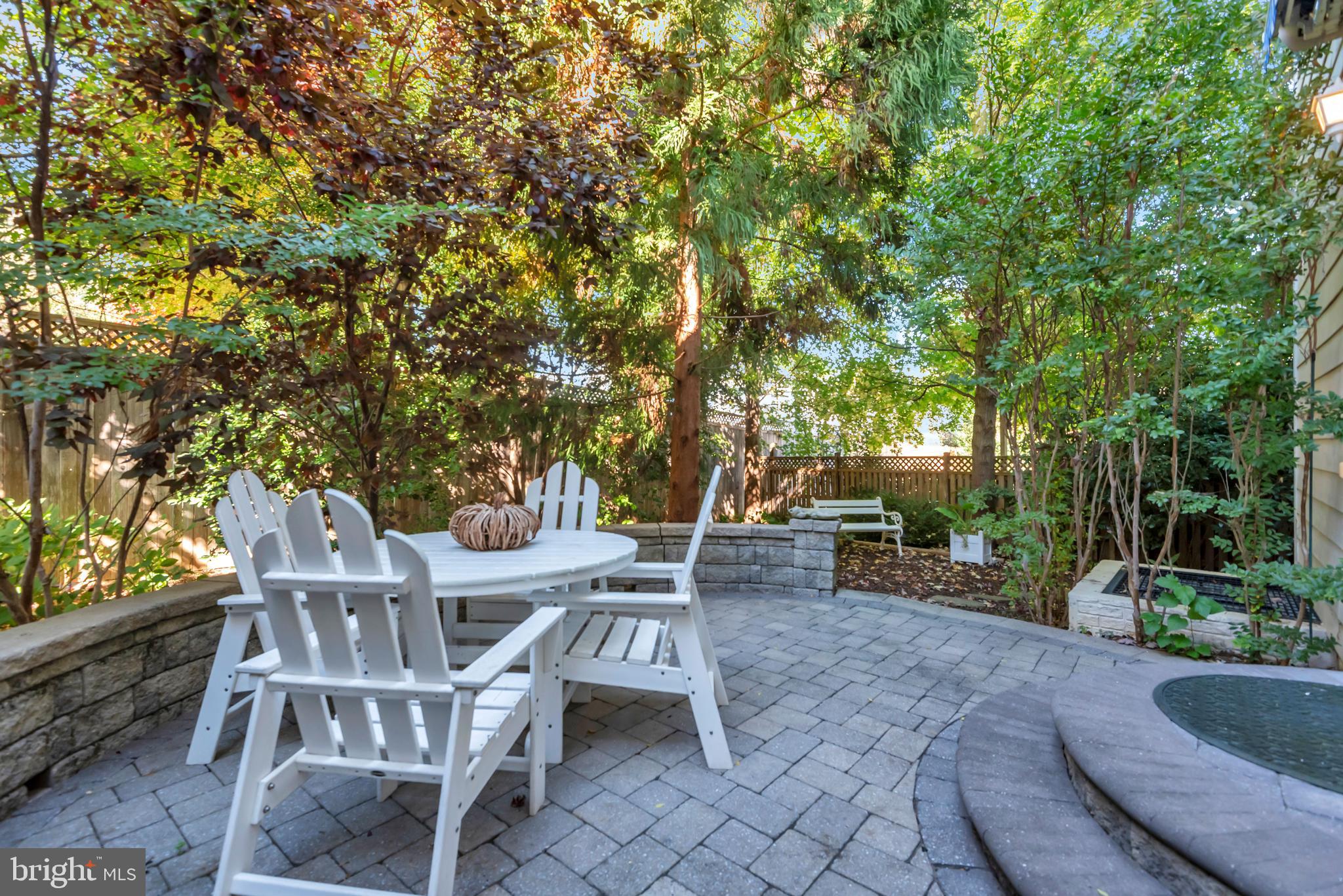 10 Sailors Way Annapolis, MD 21403 - Photo 8 of 36 a view of a chairs and table in backyard