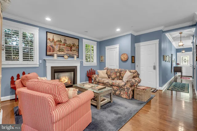 $1,050,000 | 10 Sailors Way, Annapolis, MD 21403