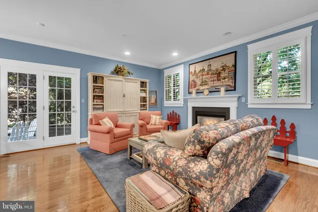 $1,050,000 | 10 Sailors Way, Annapolis, MD 21403