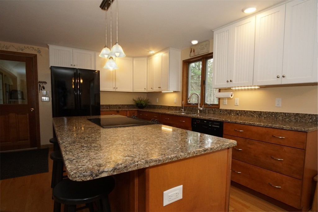 66 Alley Road Rochester, MA 02770 - Photo 4 of 30