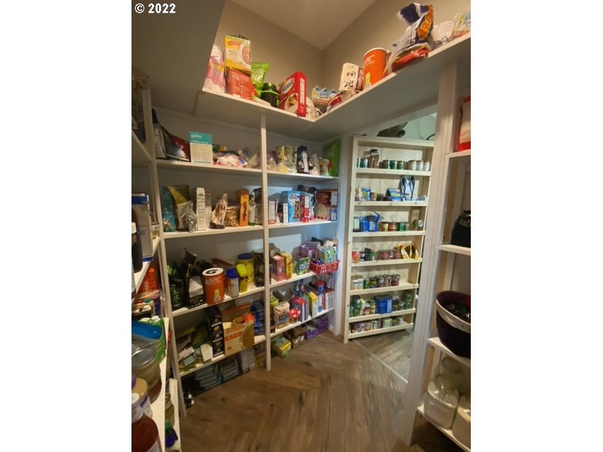 173 West Bryan Street Union, OR 97883 - Photo 11 of 32 a view of a room with shelves
