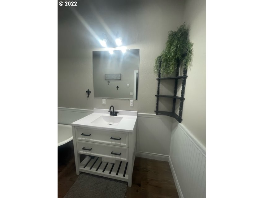 173 West Bryan Street Union, OR 97883 - Photo 20 of 32 a view of a bathroom with a sink and mirror