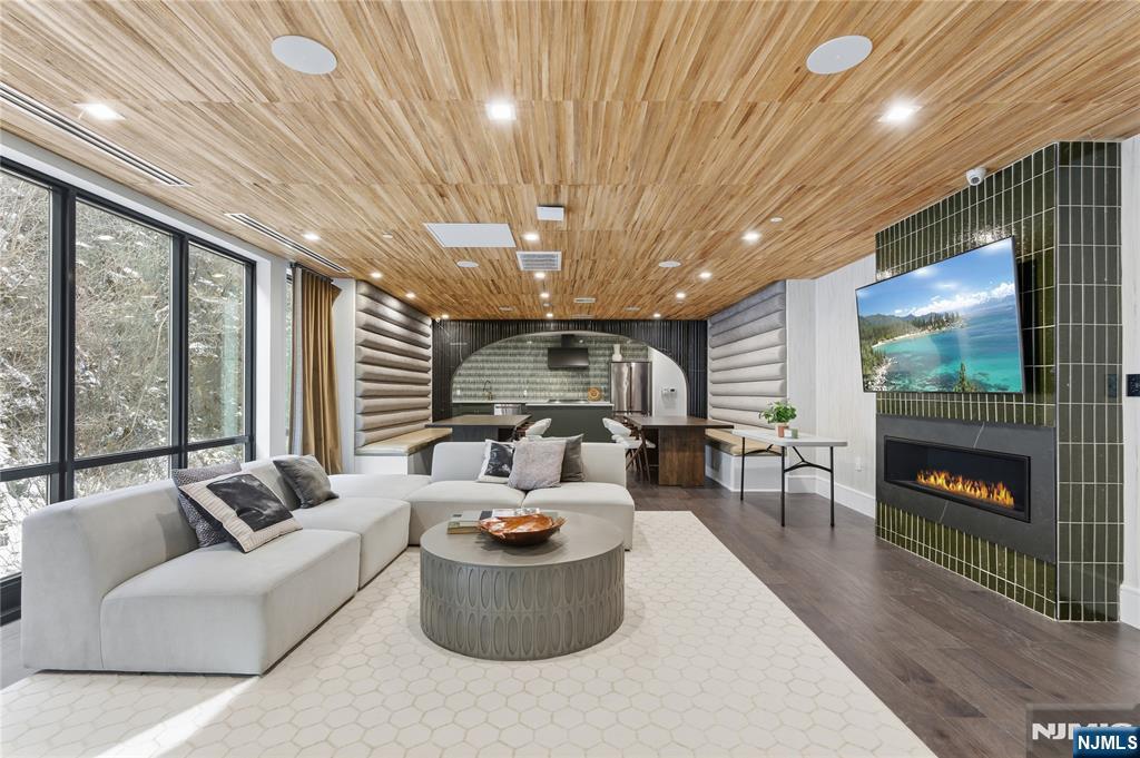 8701 Churchill Road, Unit 1401 North Bergen, NJ 07047 - Photo 25 of 50