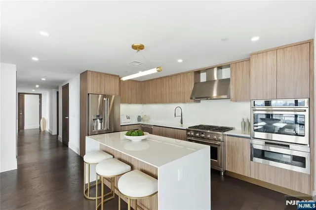 $1,988,000 | 8701 Churchill Road, Unit 1401, North Bergen, NJ 07047