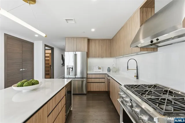 $1,988,000 | 8701 Churchill Road, Unit 1401, North Bergen, NJ 07047