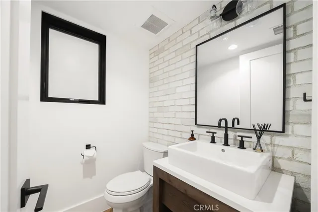 $15,000 | 616 Acacia Avenue, Corona del Mar, CA 92625