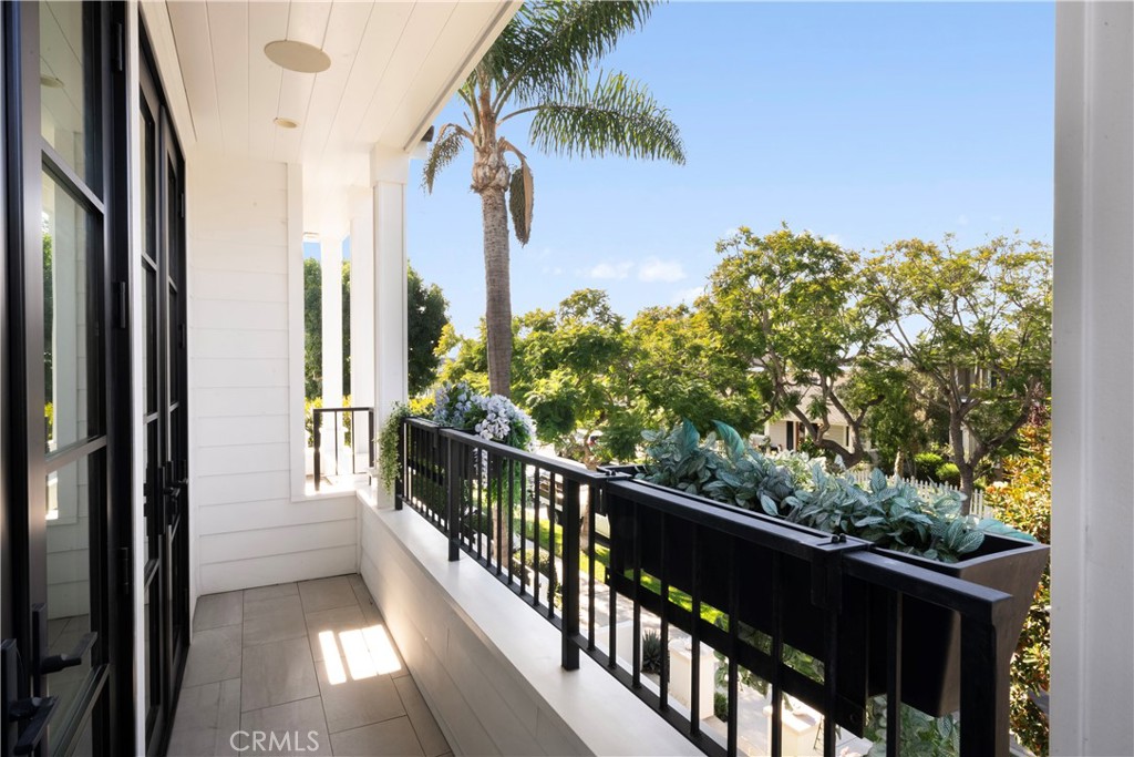 616 Acacia Avenue Corona del Mar, CA 92625 - Photo 8 of 20