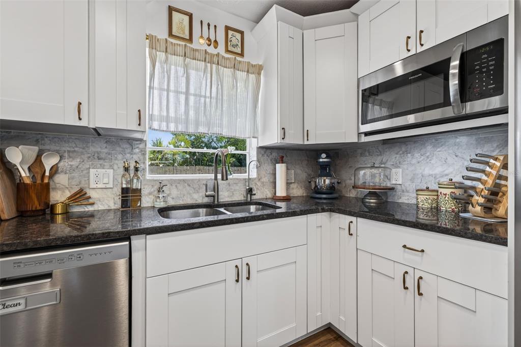 605 Mehlenbacher Road Belleair Bluffs, FL 33770 - Photo 8 of 38