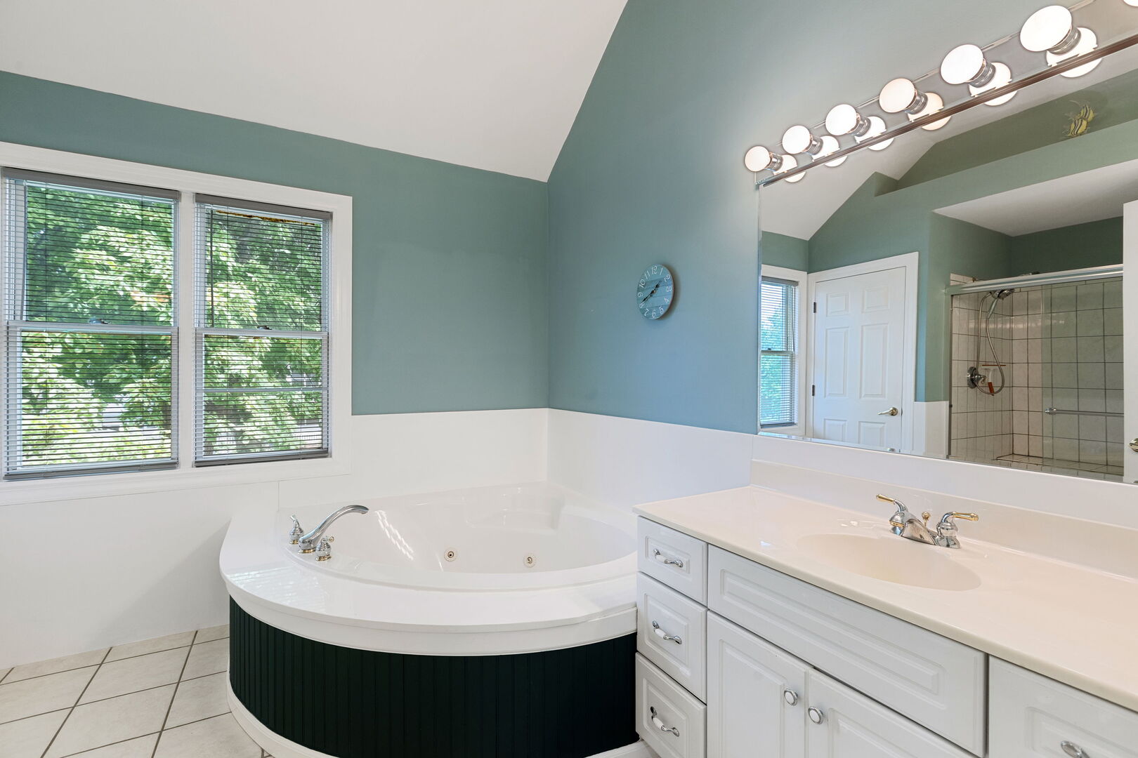 323 North Pleasant Road Lake Zurich, IL 60047 - Photo 26 of 31 Gallery Image 26