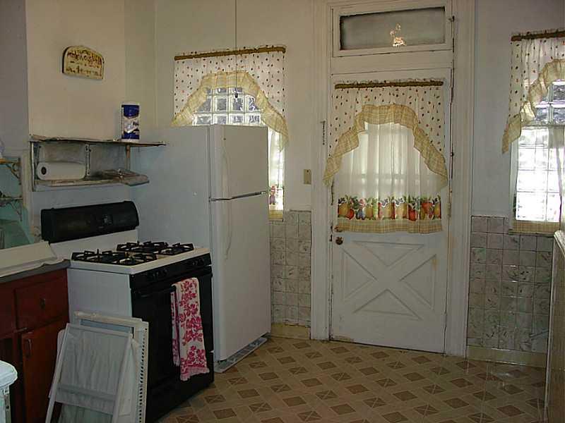 246 South Mathilda Street Bloomfield, PA 15224 - Photo 11 of 21 Kitchen.