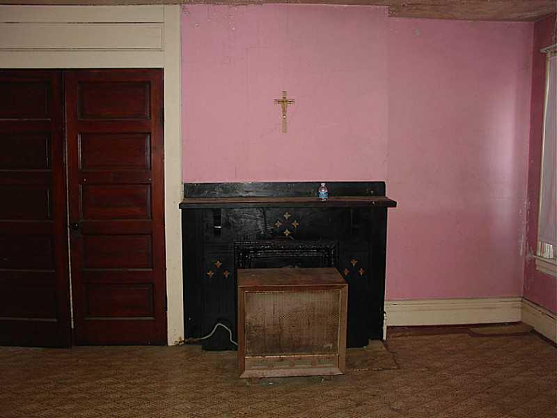 246 South Mathilda Street Bloomfield, PA 15224 - Photo 20 of 21 Bedroom. rear 3rd floor bedroom