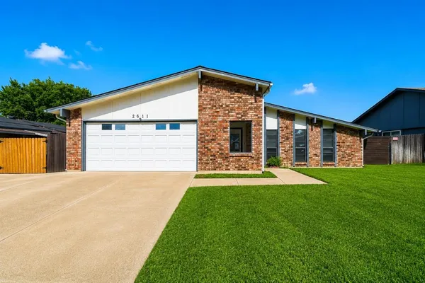 $330,000 | 2611 Ridgemoor Court, Arlington, TX 76016