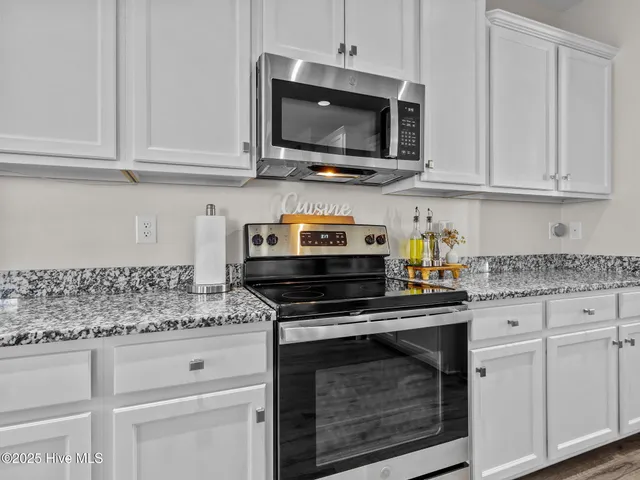 $509,999 | 104 Tundra Trail, Swansboro, NC 28584