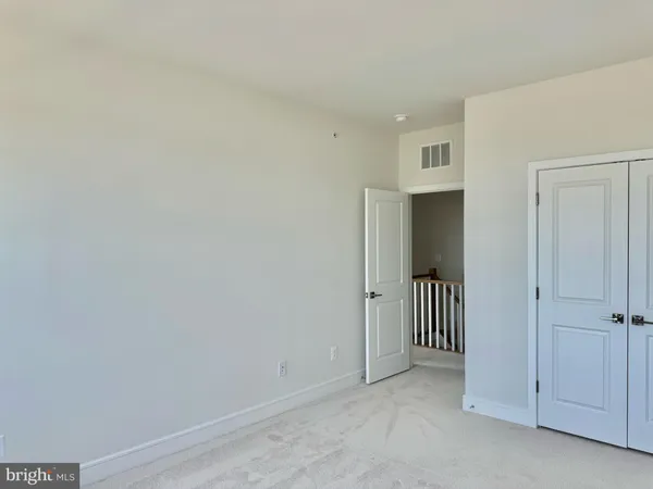 $3,300 | 43362 Farringdon Square, Ashburn, VA 20148