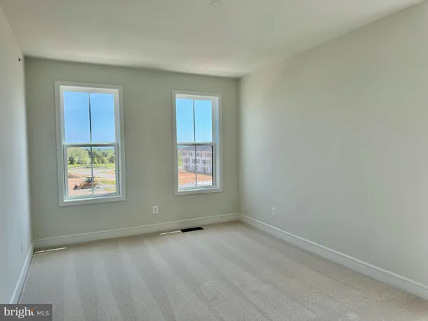 $3,300 | 43362 Farringdon Square, Ashburn, VA 20148