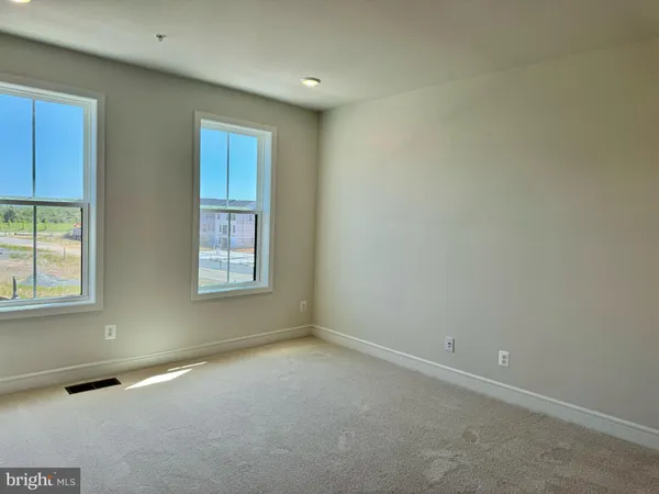 $3,300 | 43362 Farringdon Square, Ashburn, VA 20148