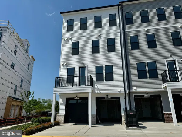 $3,300 | 43362 Farringdon Square, Ashburn, VA 20148