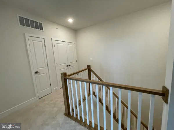 $3,300 | 43362 Farringdon Square, Ashburn, VA 20148
