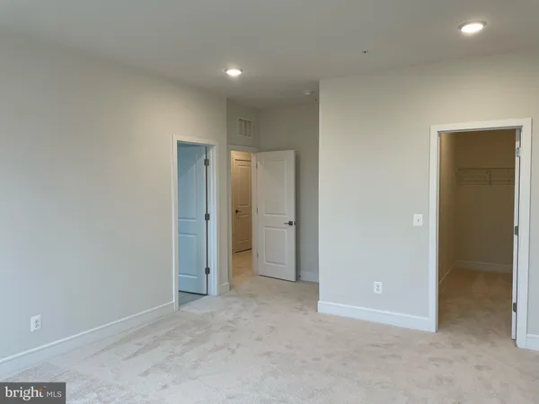 $3,300 | 43362 Farringdon Square, Ashburn, VA 20148