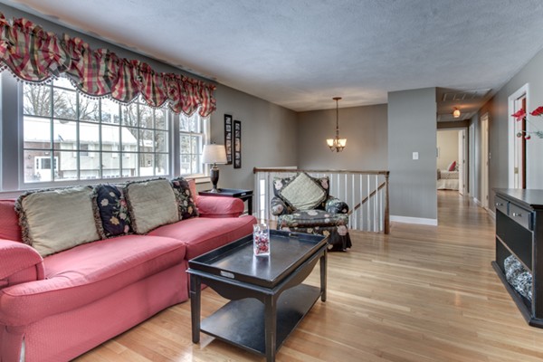 32 Holly Road Reading, MA 01867 - Photo 5 of 30 Gallery Image 5