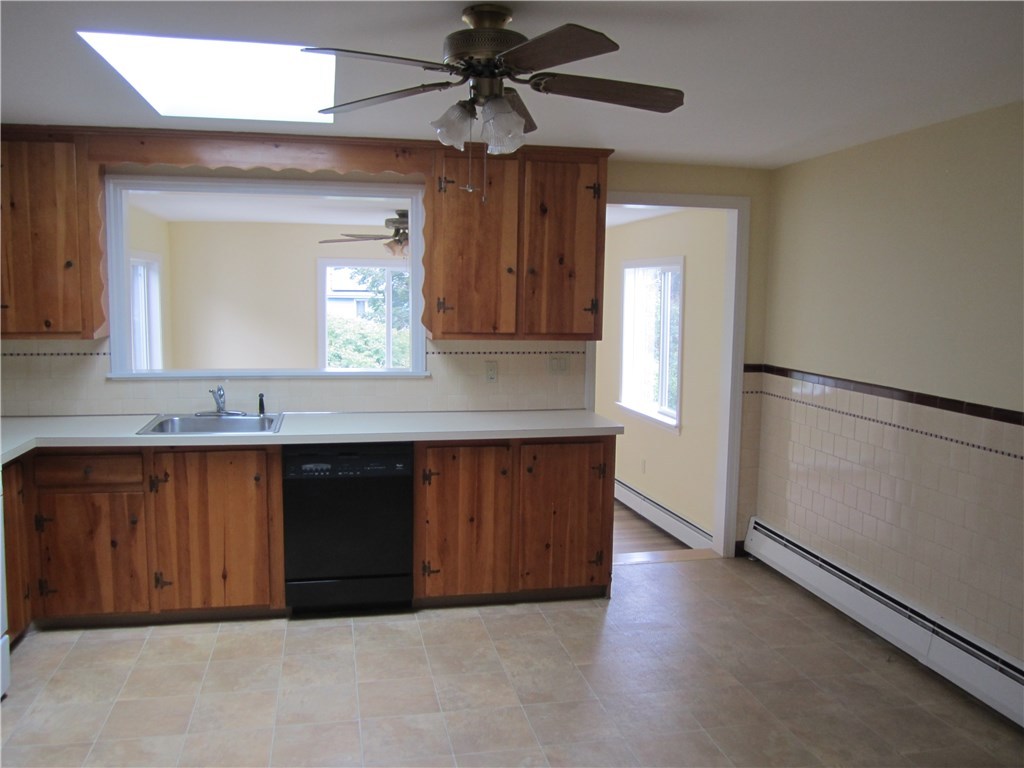 457 River Road Lincoln, RI 02865 - Photo 6 of 18