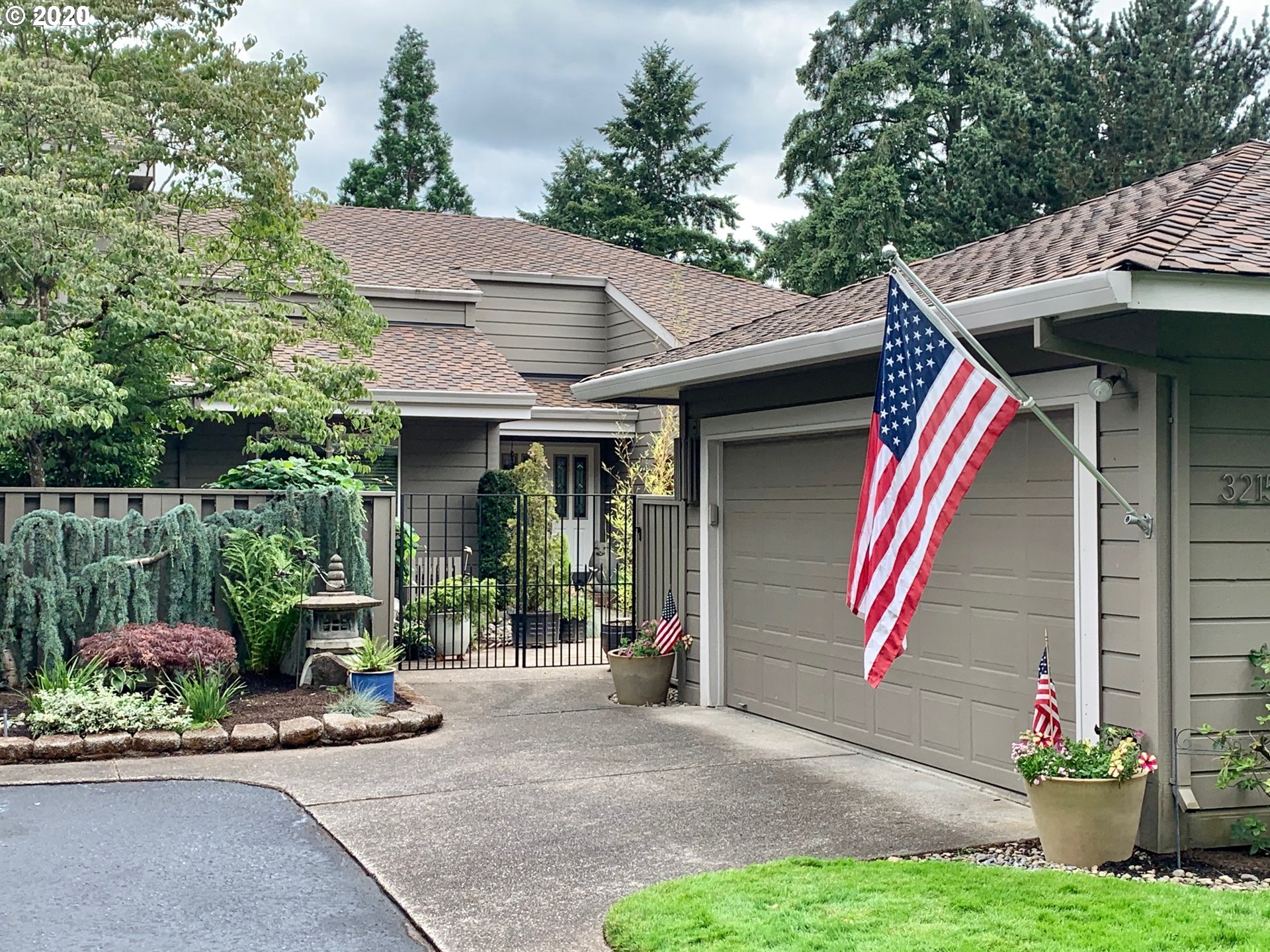 32155 Southwest Boones Bend Road Wilsonville, OR 97070 - Photo 1 of 32 Gallery Image 1