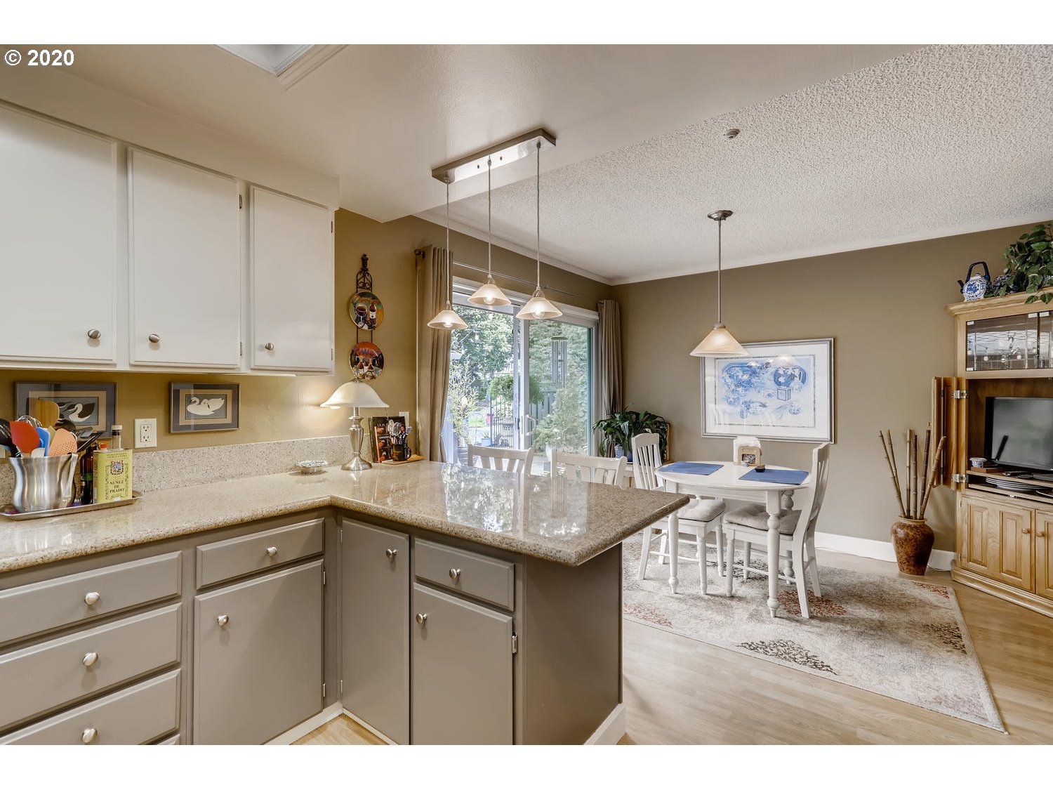 32155 Southwest Boones Bend Road Wilsonville, OR 97070 - Photo 12 of 32 Gallery Image 12