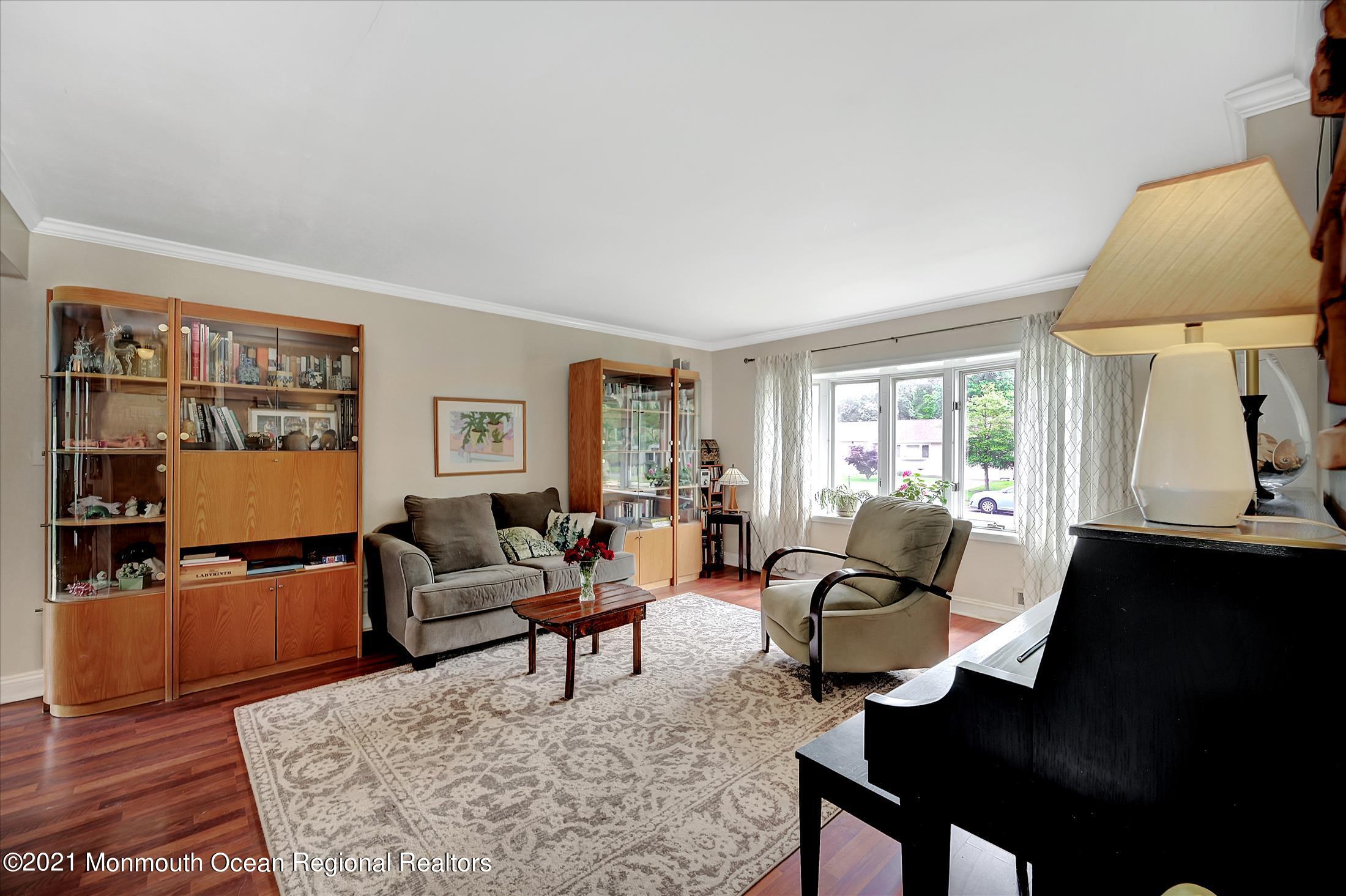 9 Sedgwick Road Hamilton, NJ 08690 - Photo 12 of 26 9 Sedgwick Rd Living Room