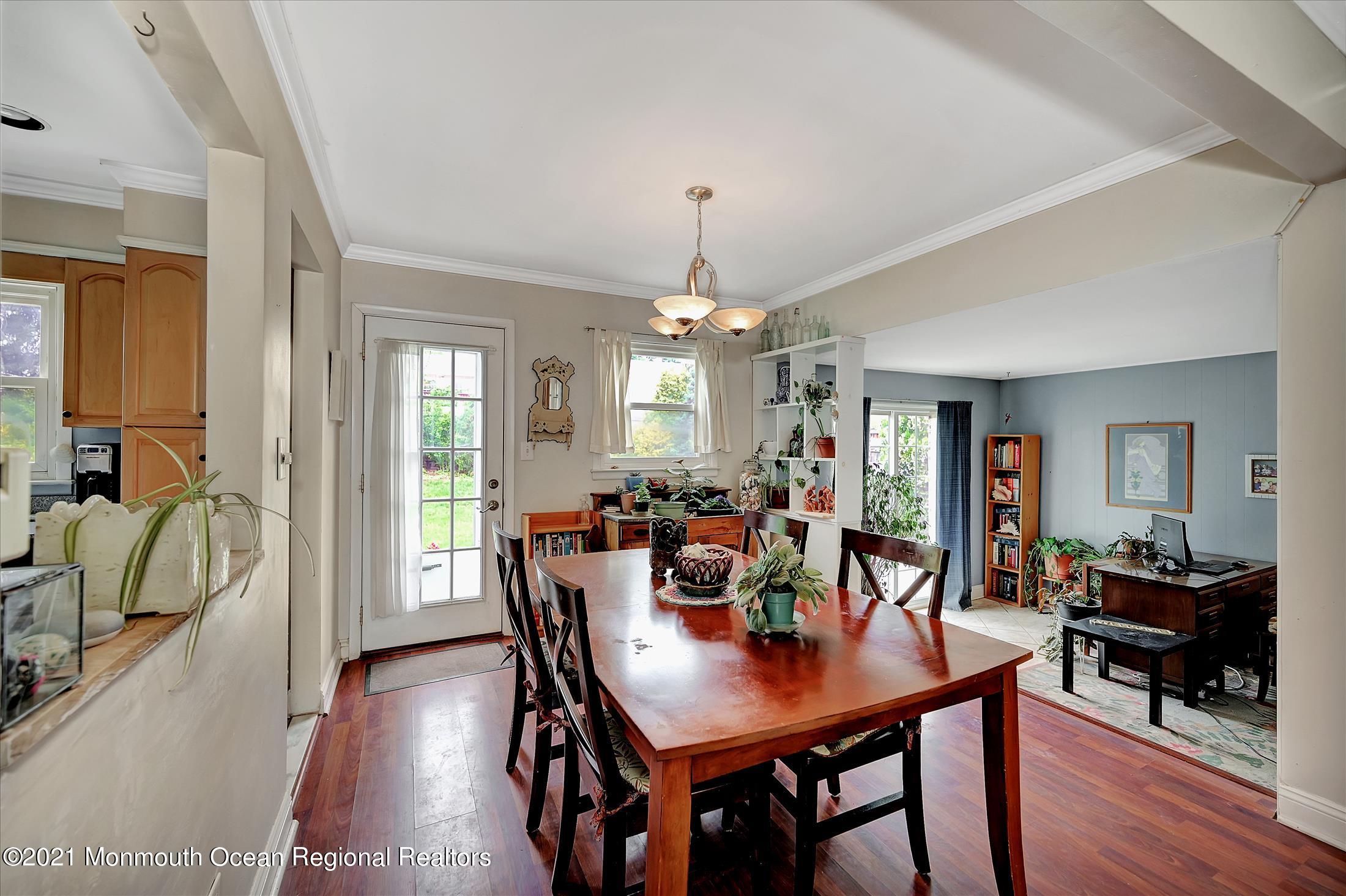9 Sedgwick Road Hamilton, NJ 08690 - Photo 5 of 26 9 Sedgwick Rd Dining Room