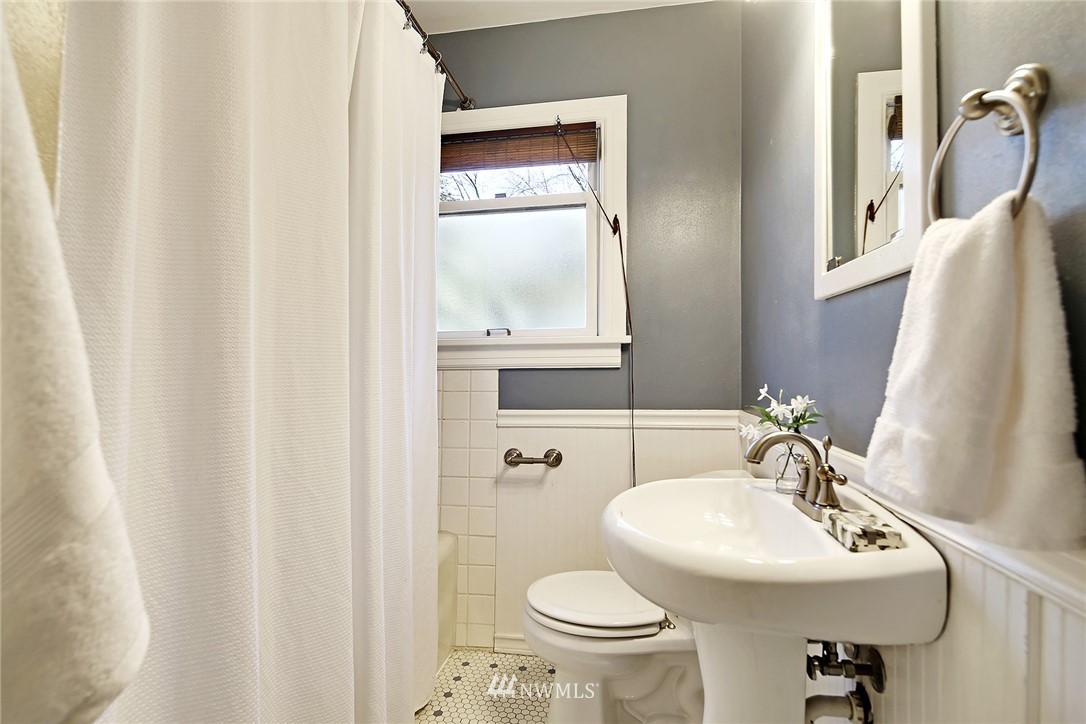 534 North 79th Street Seattle, WA 98103 - Photo 17 of 36 Gallery Image 17