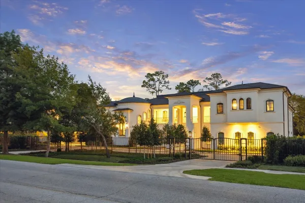 $6,995,000 | 11095 Memorial Drive, Houston, TX 77024