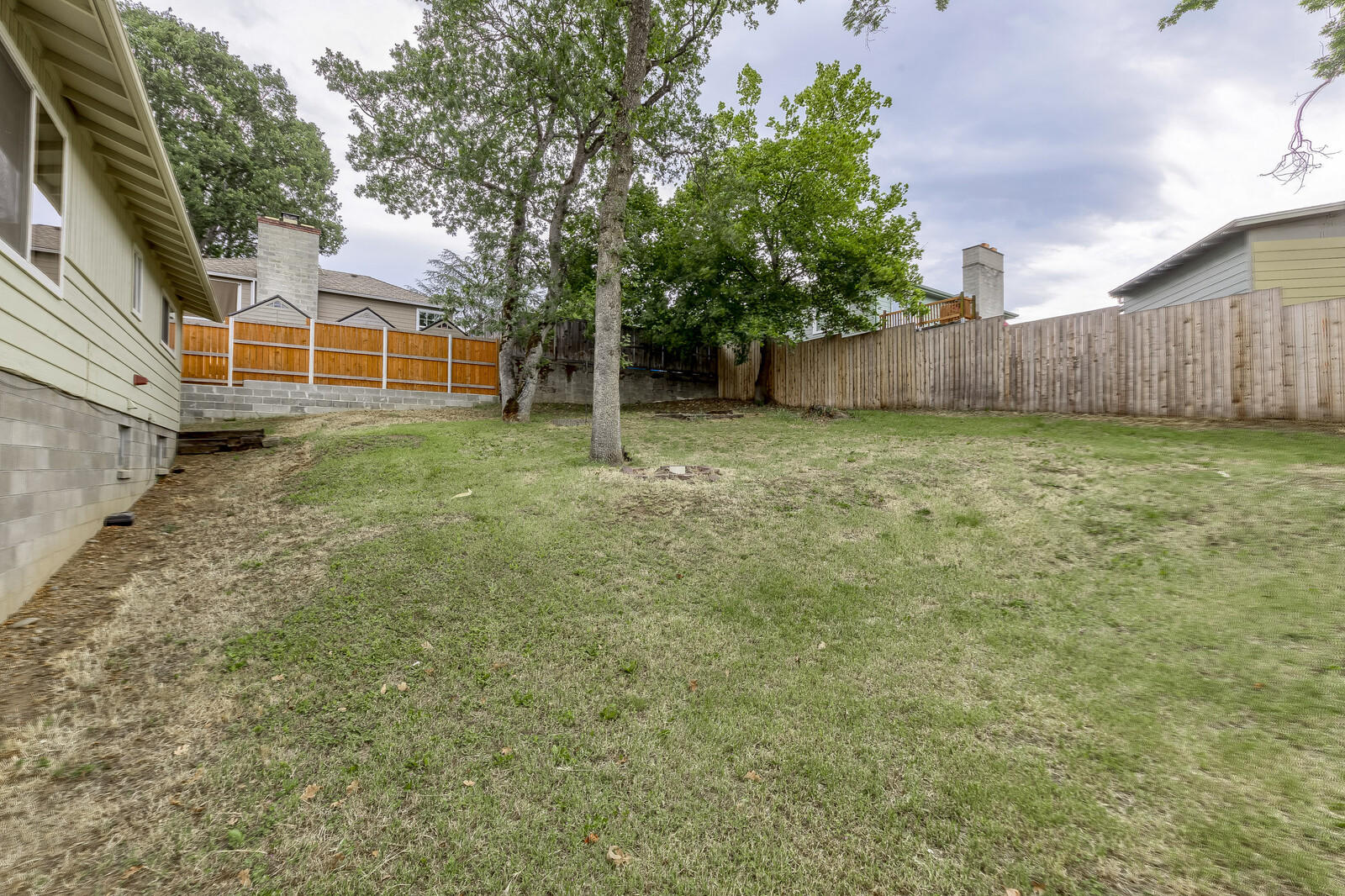 1306 Ridge Way Medford, OR 97504 - Photo 26 of 36 27