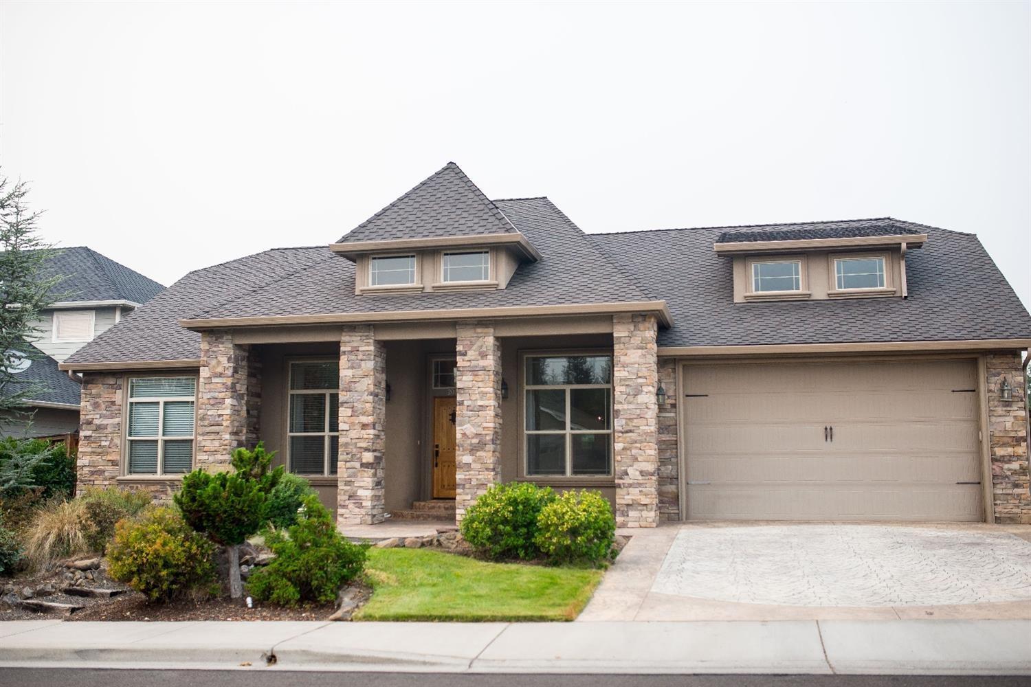 2005 Rabun Way Central Point, OR 97502 - Photo 1 of 27 Front of home