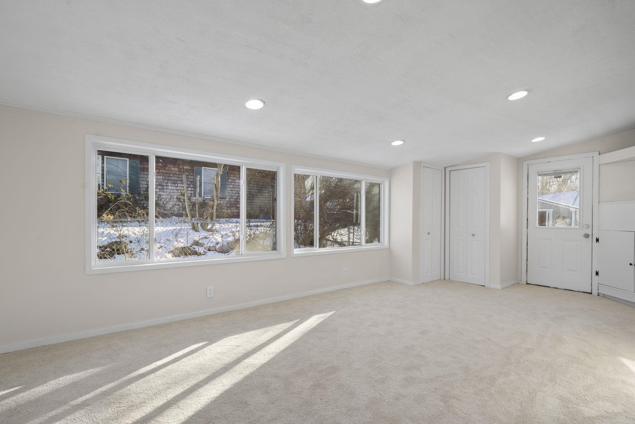 197 Melrose Street Manchester, NH 03109 - Photo 20 of 34