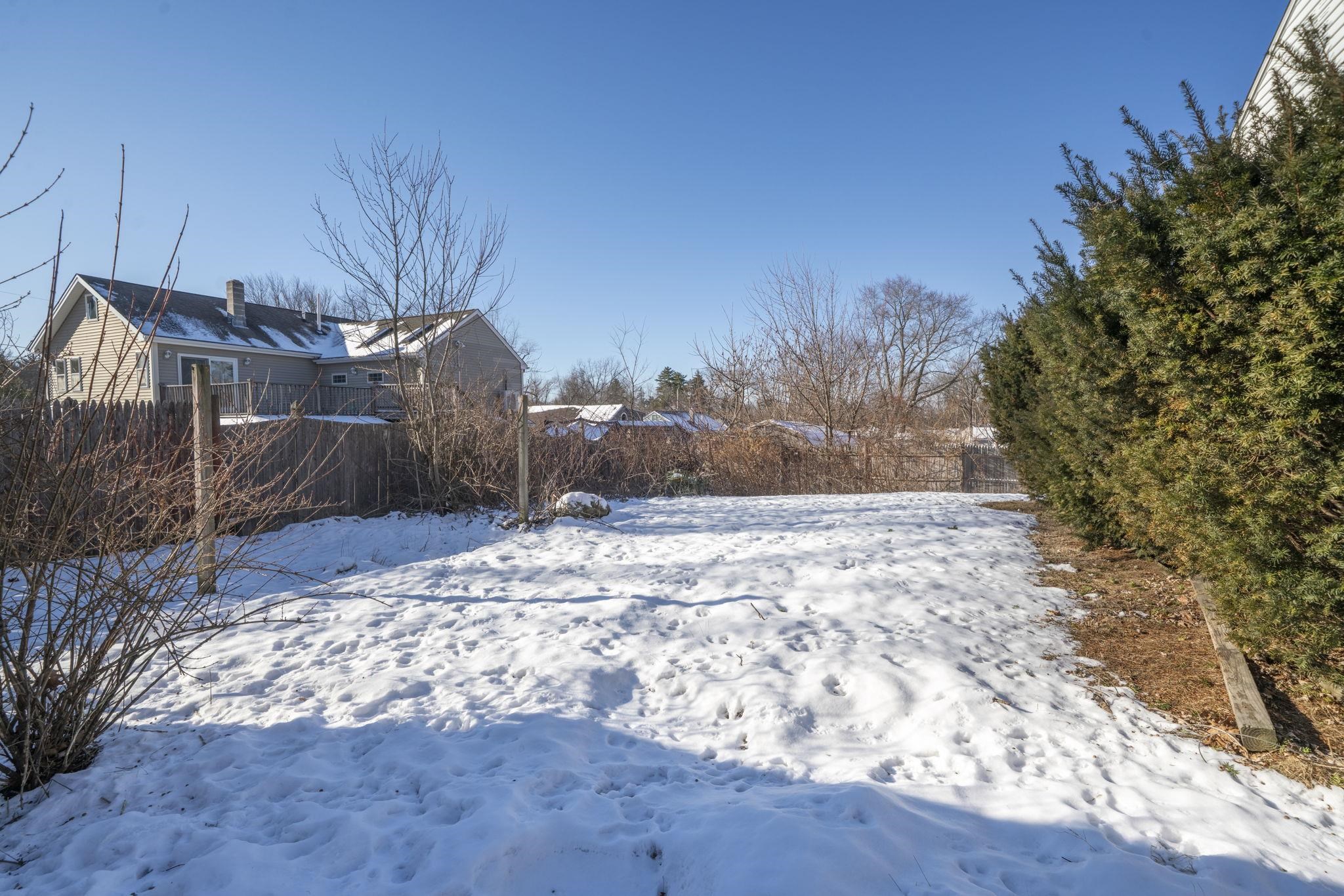 197 Melrose Street Manchester, NH 03109 - Photo 32 of 34