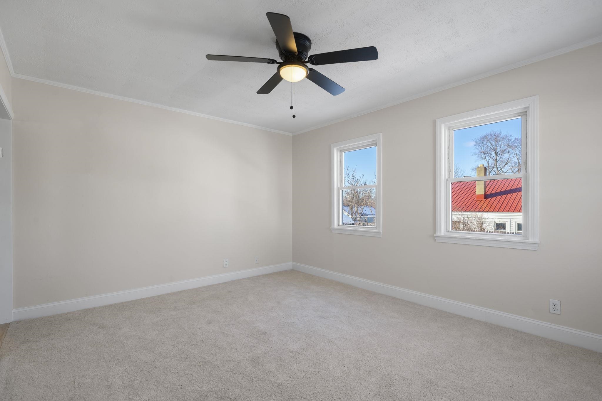 197 Melrose Street Manchester, NH 03109 - Photo 7 of 34