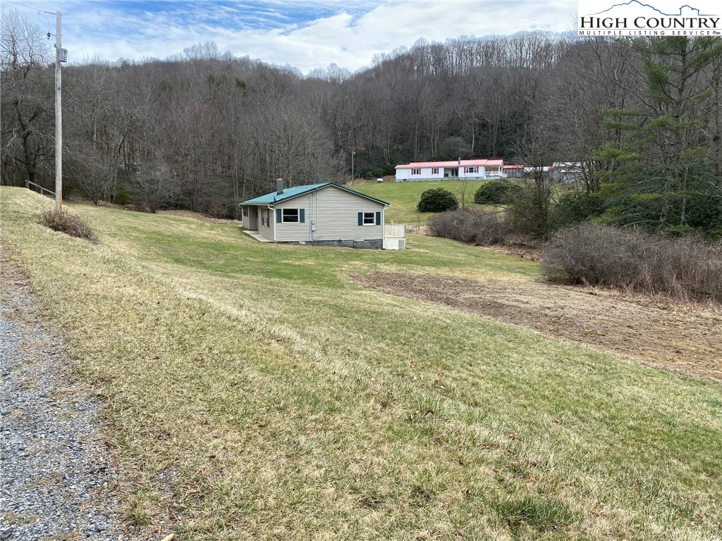 1057 School House Road Whitetop, VA 24292 - Photo 3 of 19