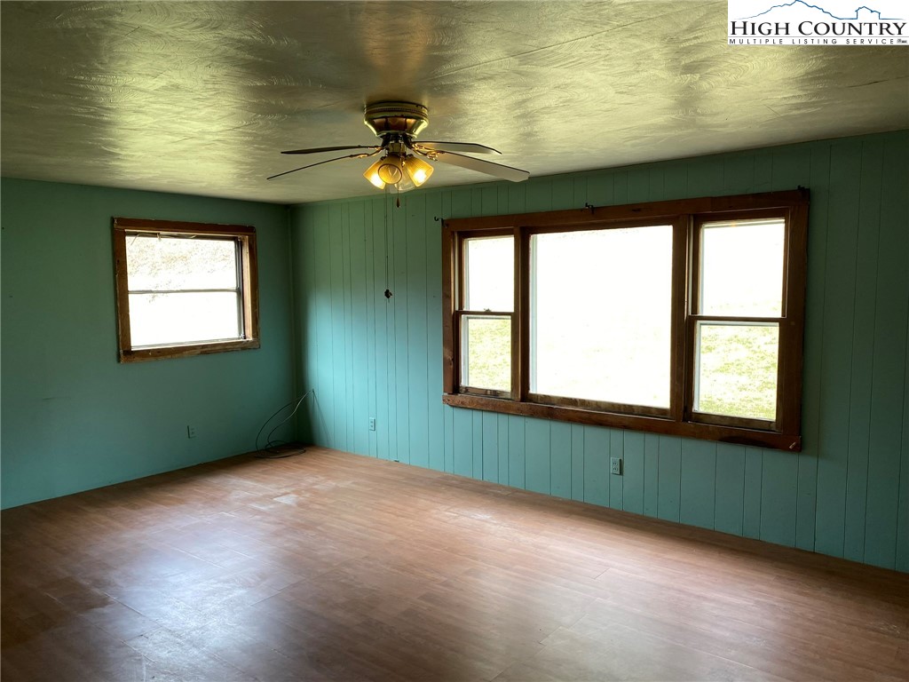 1057 School House Road Whitetop, VA 24292 - Photo 7 of 19