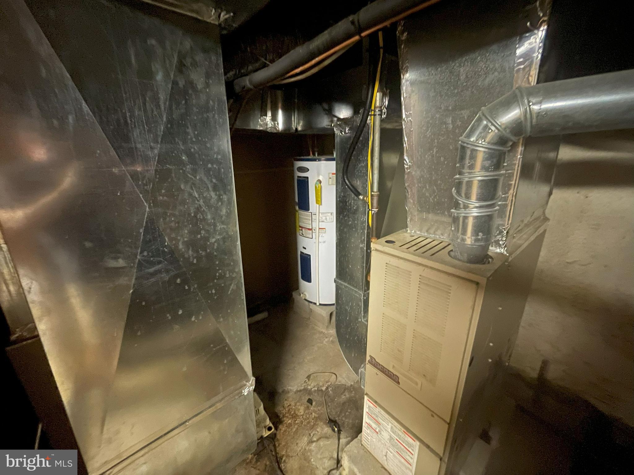 474 Easton Road Horsham, PA 19044 - Photo 24 of 24 a bathroom with a shower