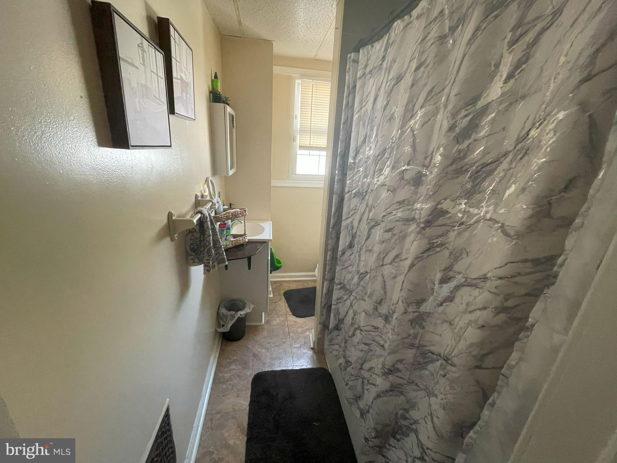 474 Easton Road Horsham, PA 19044 - Photo 6 of 24 a bathroom with a toilet and a shower