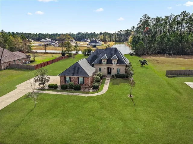 $549,000 | 402 Long Lake Drive, Covington, LA 70435