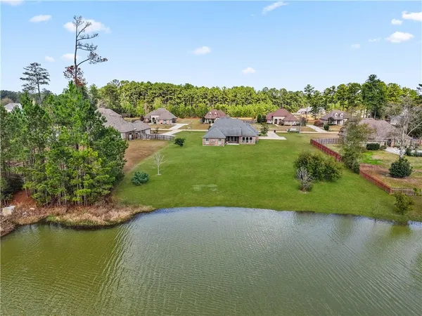 $549,000 | 402 Long Lake Drive, Covington, LA 70435