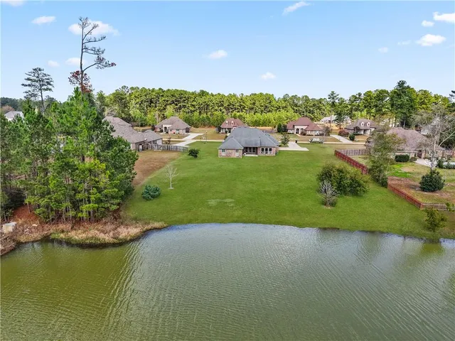 $549,000 | 402 Long Lake Drive, Covington, LA 70435