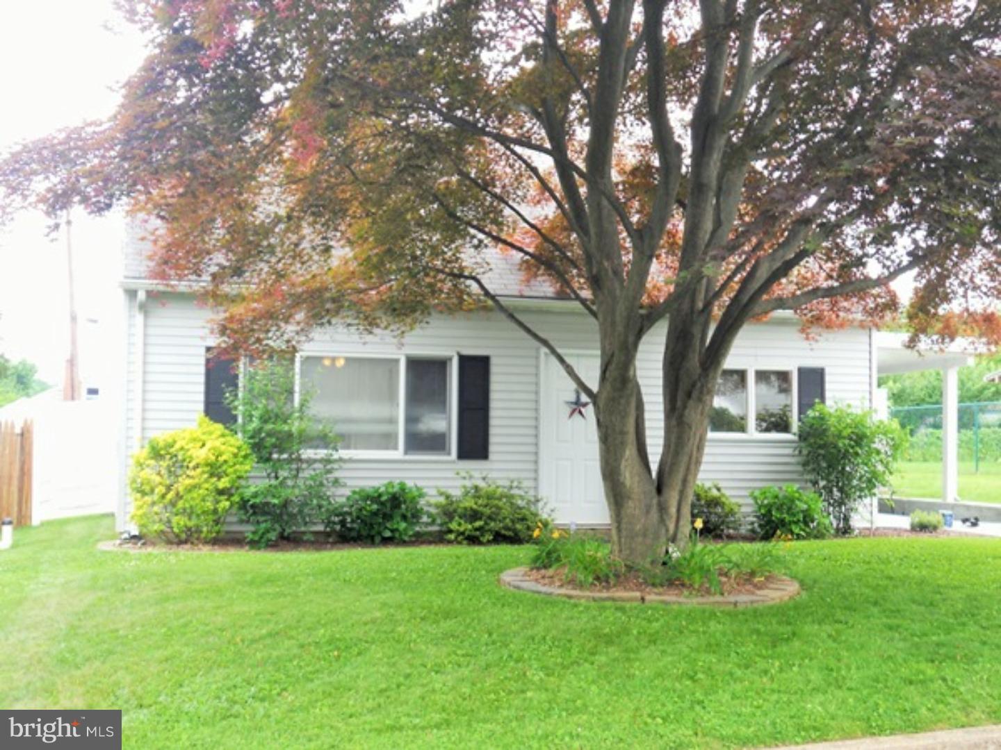 512 Lockheed Avenue Reading, PA 19601 - Photo 2 of 22