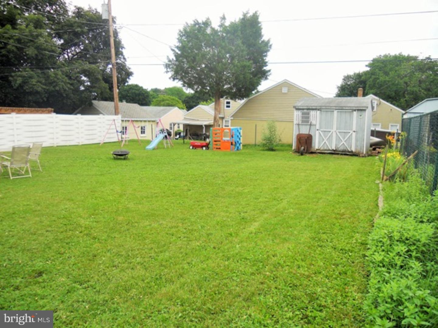 512 Lockheed Avenue Reading, PA 19601 - Photo 4 of 22